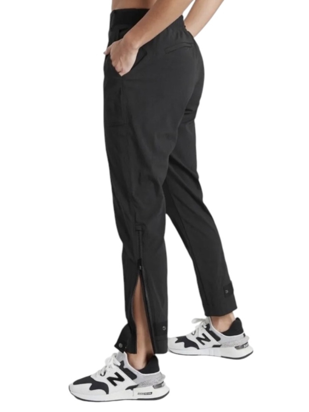 Athleta Trekkie Utility Cargo Belted Black Pants For Travel Or Hiking Size 8 - Picture 3 of 16